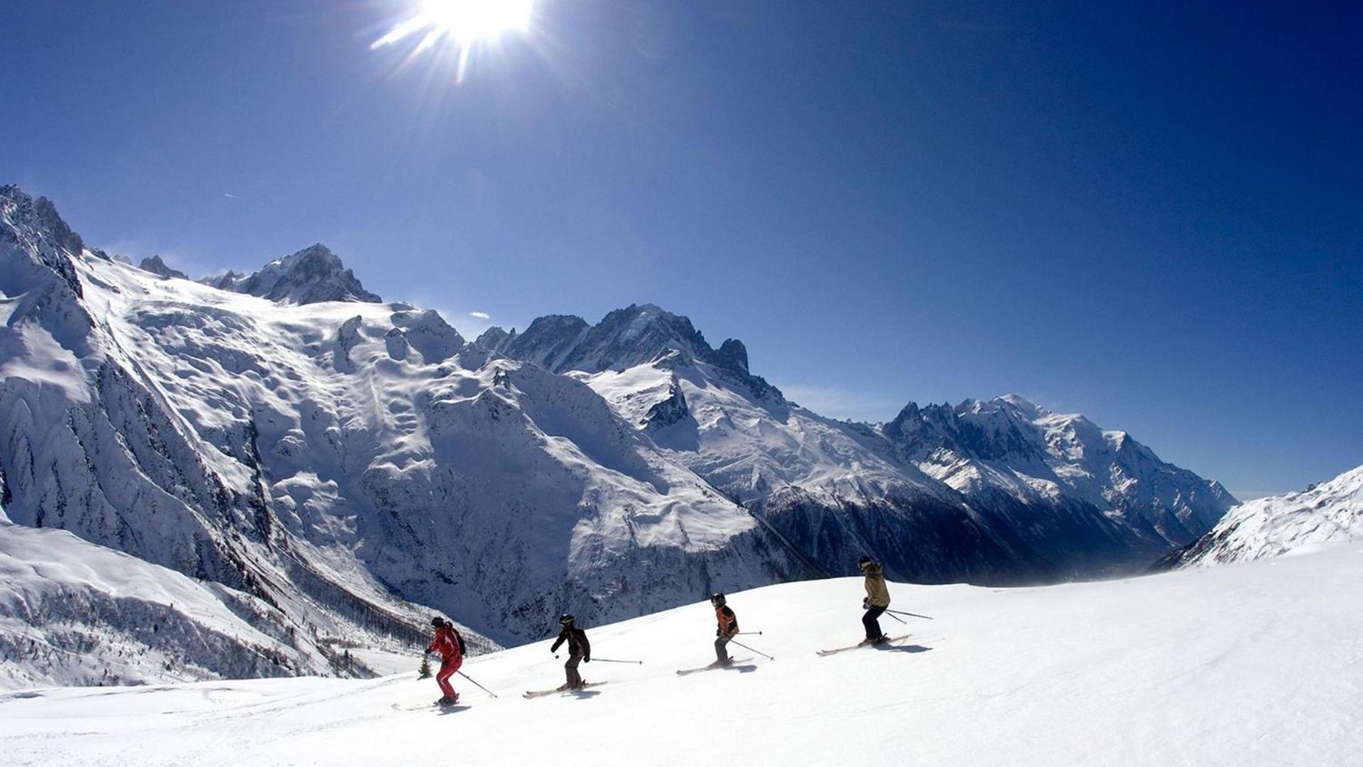 Apartment Le Pied Du Brevent - Walk To Ski Lift, Chamonix Getaway Luaran gambar