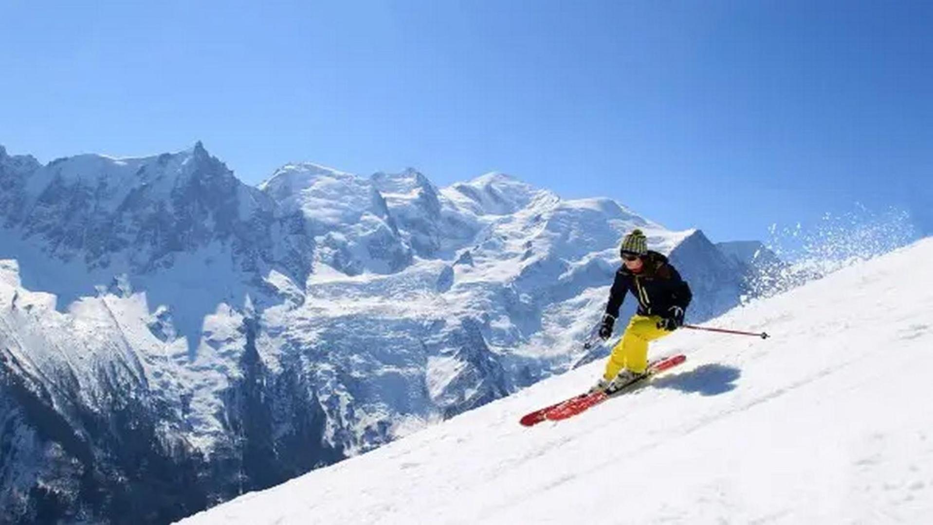 Apartment Le Pied Du Brevent - Walk To Ski Lift, Chamonix Getaway Luaran gambar