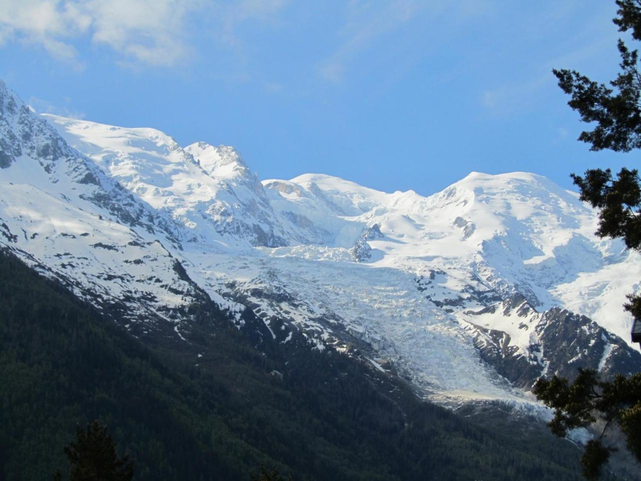 Apartment Le Pied Du Brevent - Walk To Ski Lift, Chamonix Getaway Luaran gambar